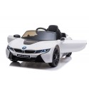 Véhicule électrique blanc BMW I8