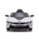 Véhicule électrique blanc BMW I8